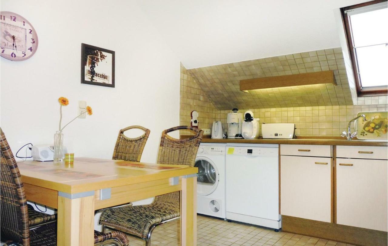 2 Bedroom Nice Apartment In Bad Pyrmont Exterior foto